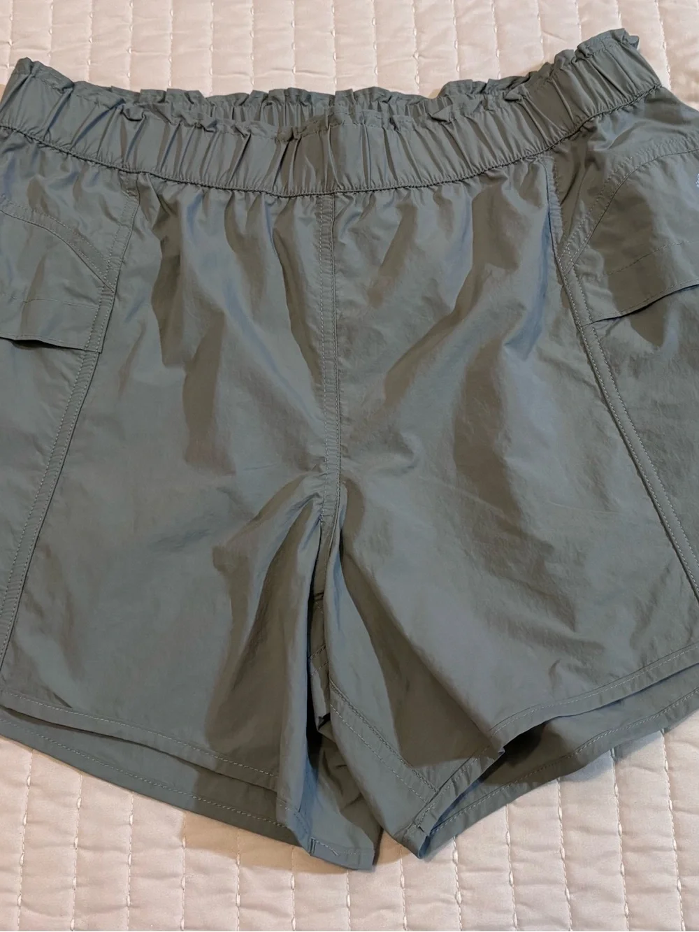 Free People Movement Olive Green Cargo Athletic Shorts Size M Lightweight NWT